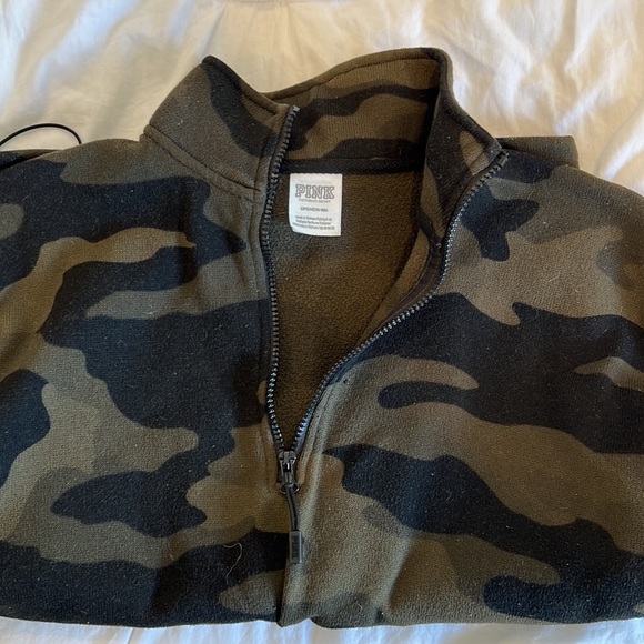 PINK- soft quarter zip crewneck, Camo sz s - Picture 3 of 4